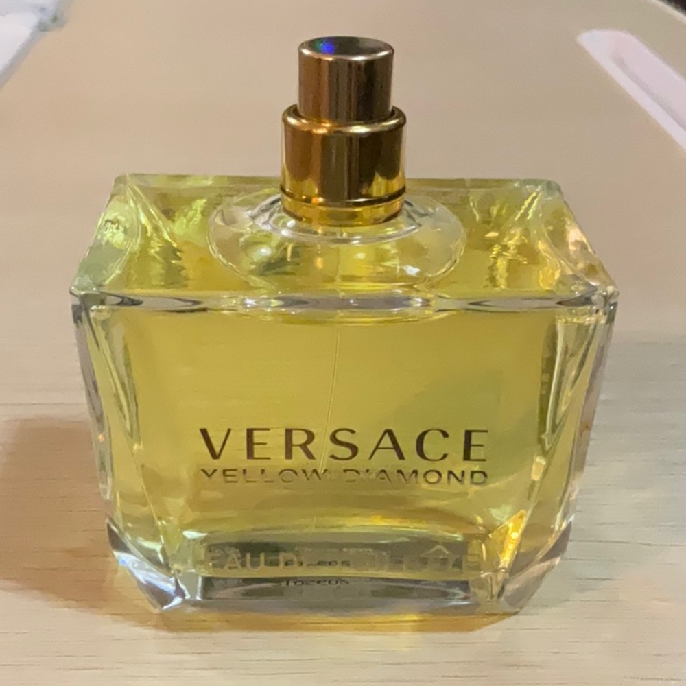 COPY - COPY - Versace yellow diamond fragrance